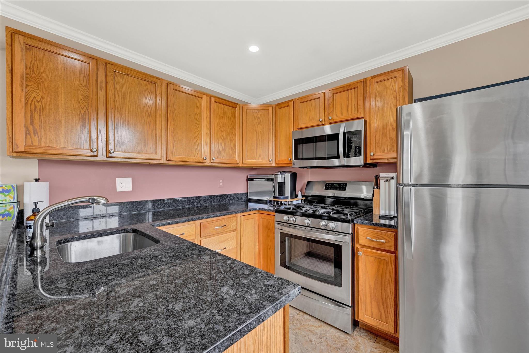 8805 Stone Ridge Cir #302