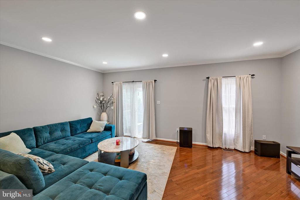 3 Preakness Ct