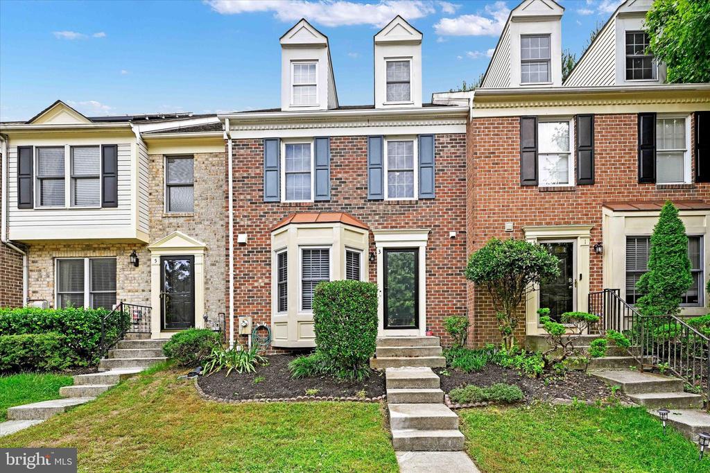3 Preakness Ct