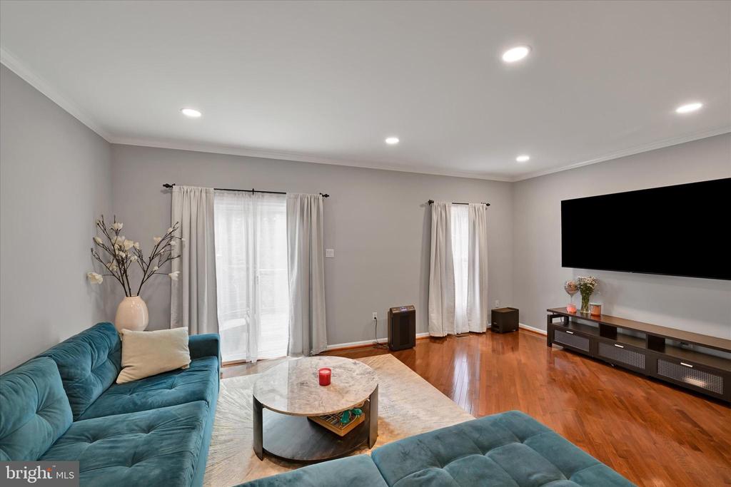 3 Preakness Ct