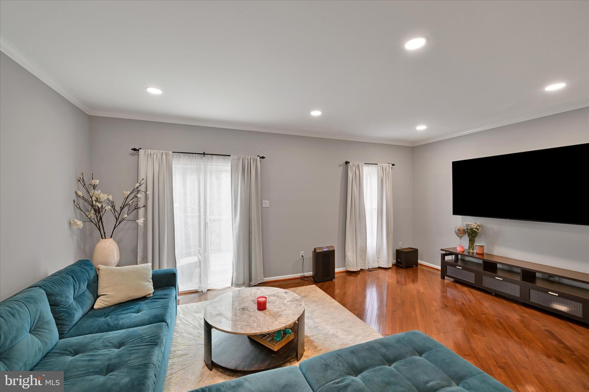 3 Preakness Ct