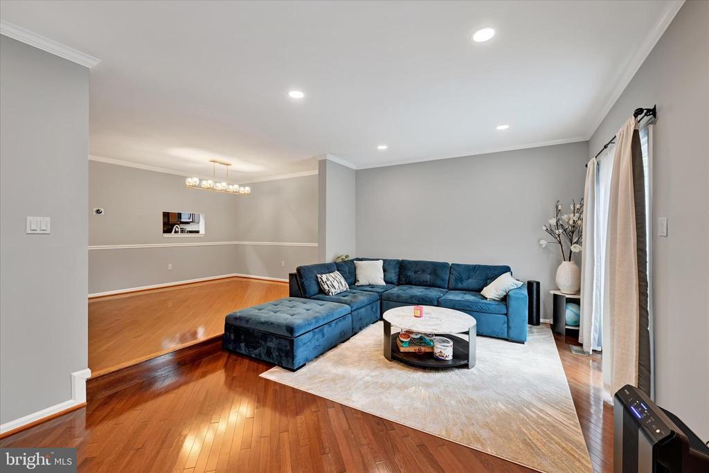3 Preakness Ct
