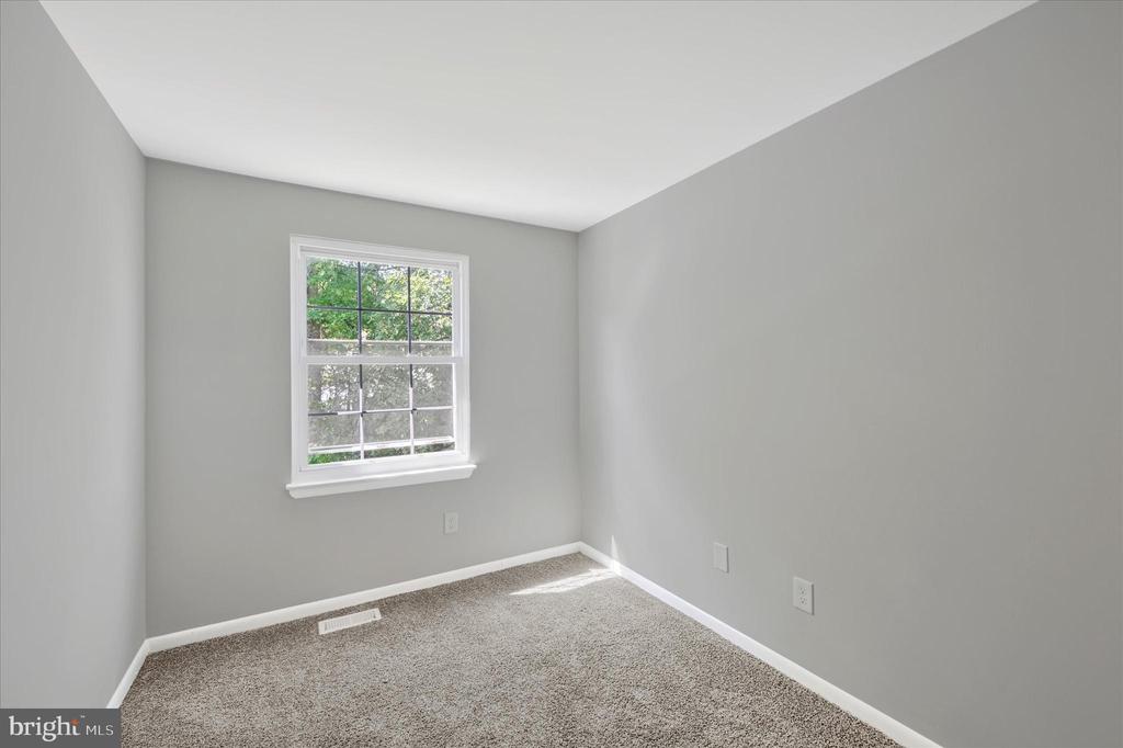 8 Lomond Ct