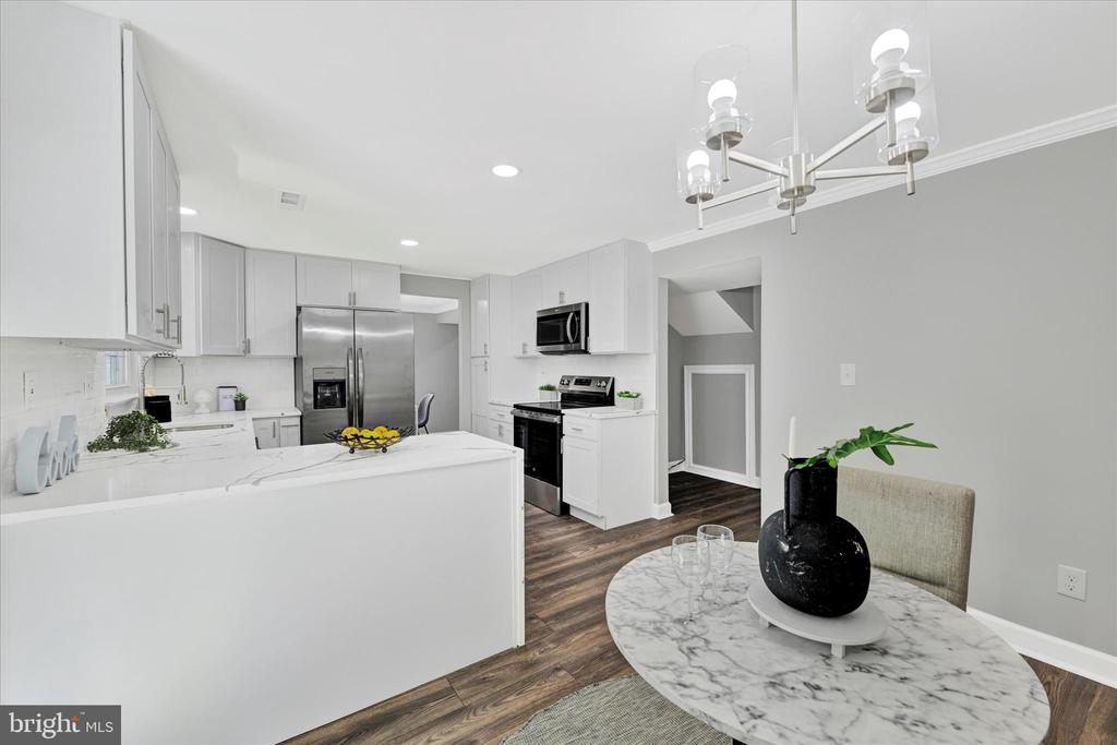 8 Lomond Ct