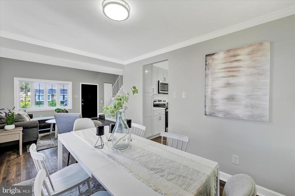 8 Lomond Ct