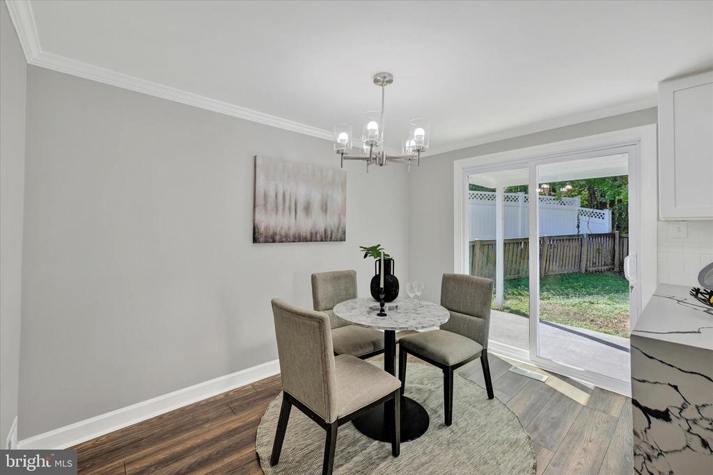 8 Lomond Ct