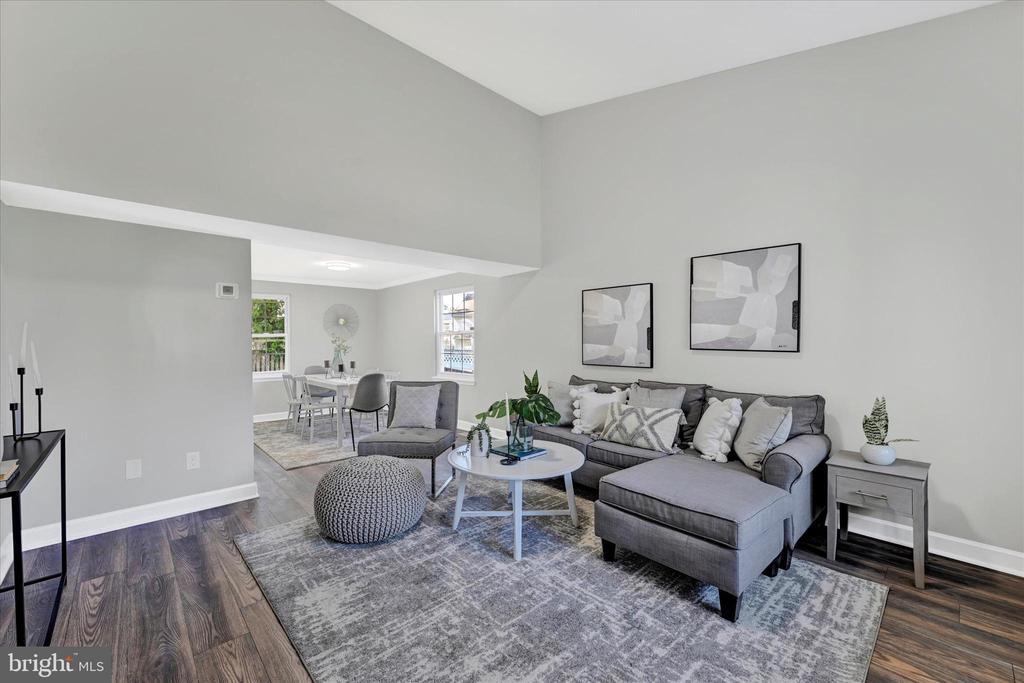 8 Lomond Ct