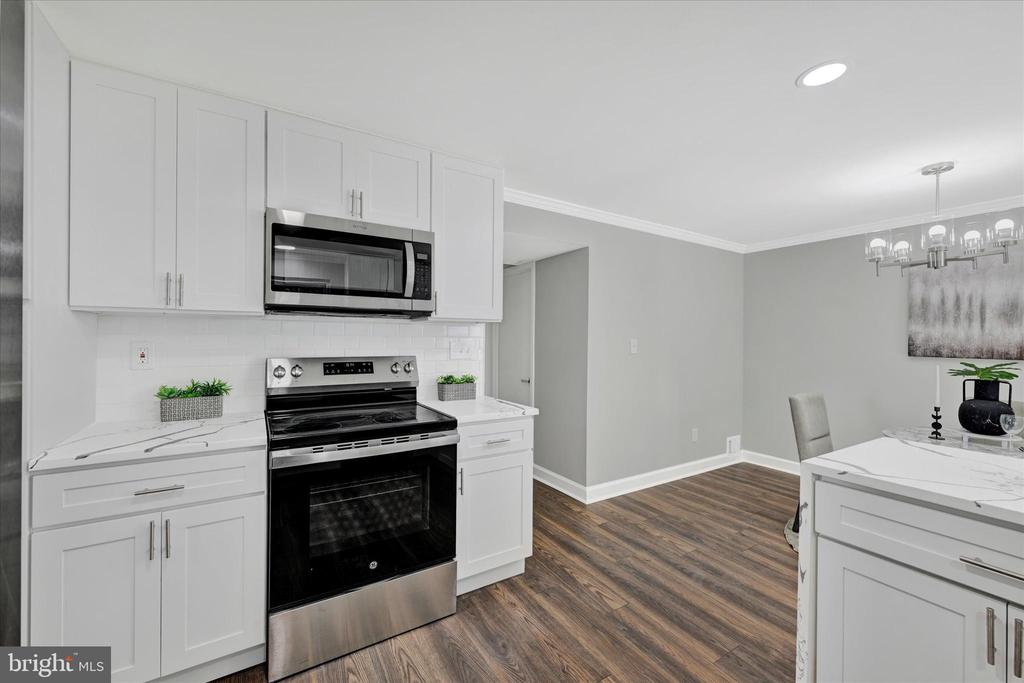 8 Lomond Ct