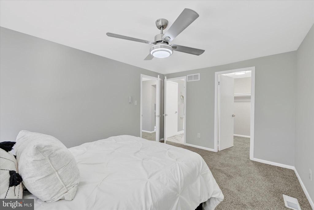 8 Lomond Ct