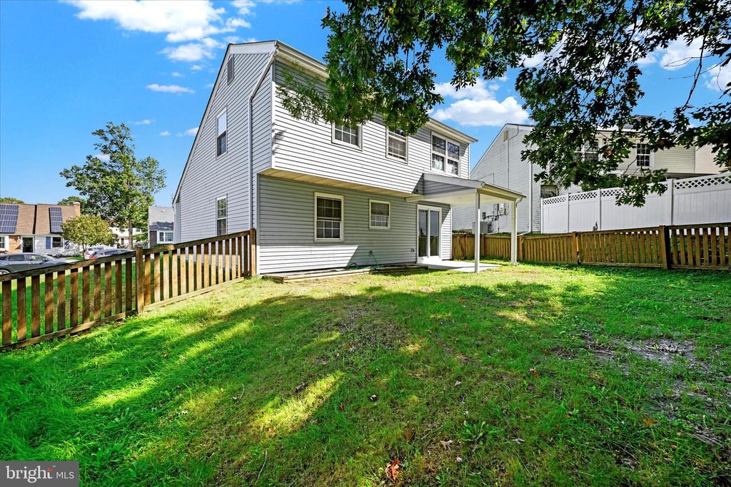 8 Lomond Ct