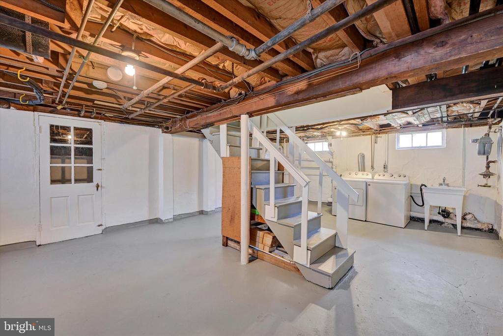 44 OAKWAY RD