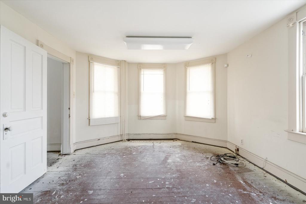 11123 Reisterstown Rd