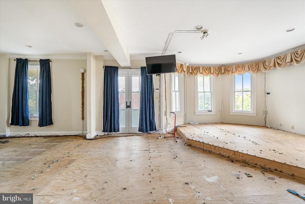 11123 Reisterstown Rd