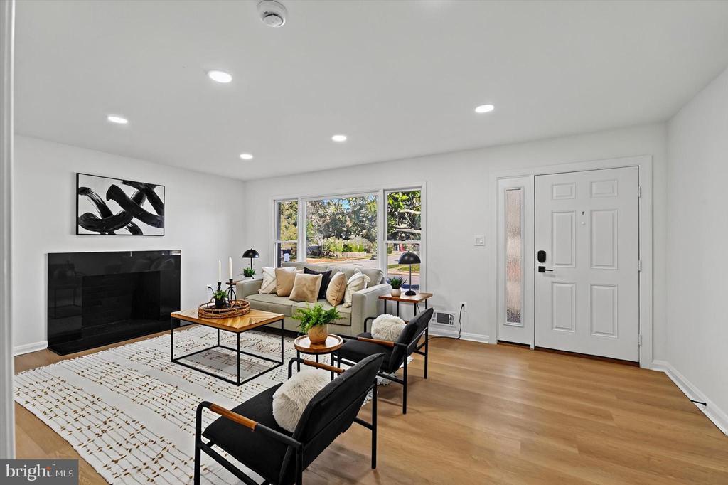 229 Quaker Ridge Rd