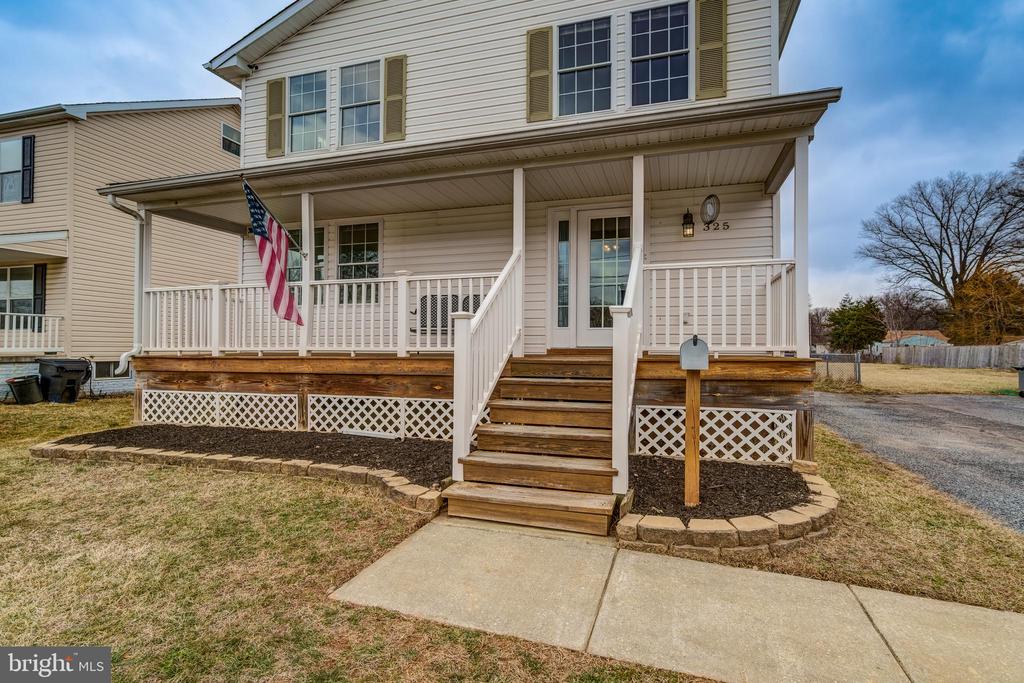 325 Maple Ave