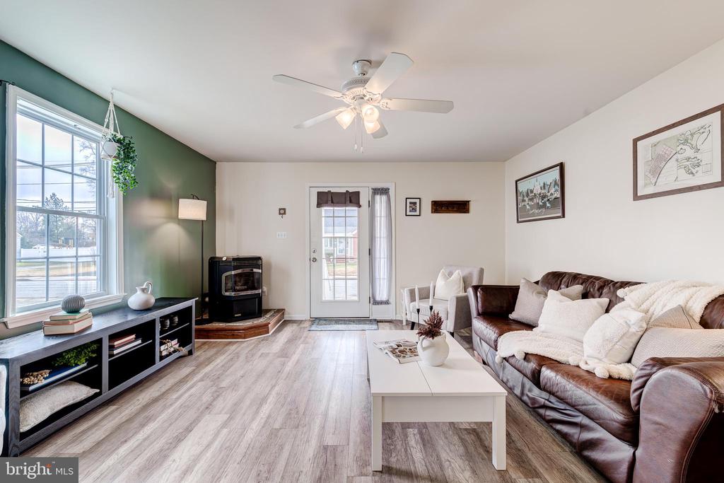 325 Maple Ave