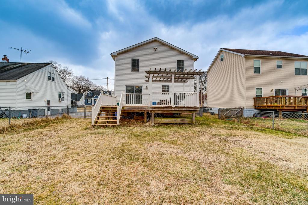 325 Maple Ave