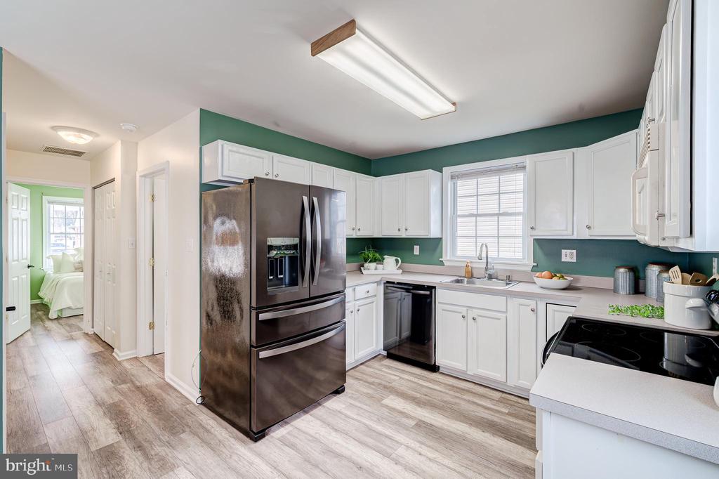 325 Maple Ave
