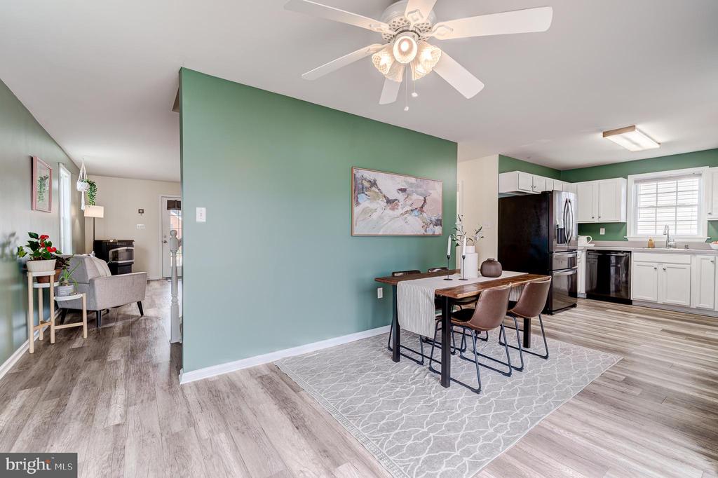 325 Maple Ave