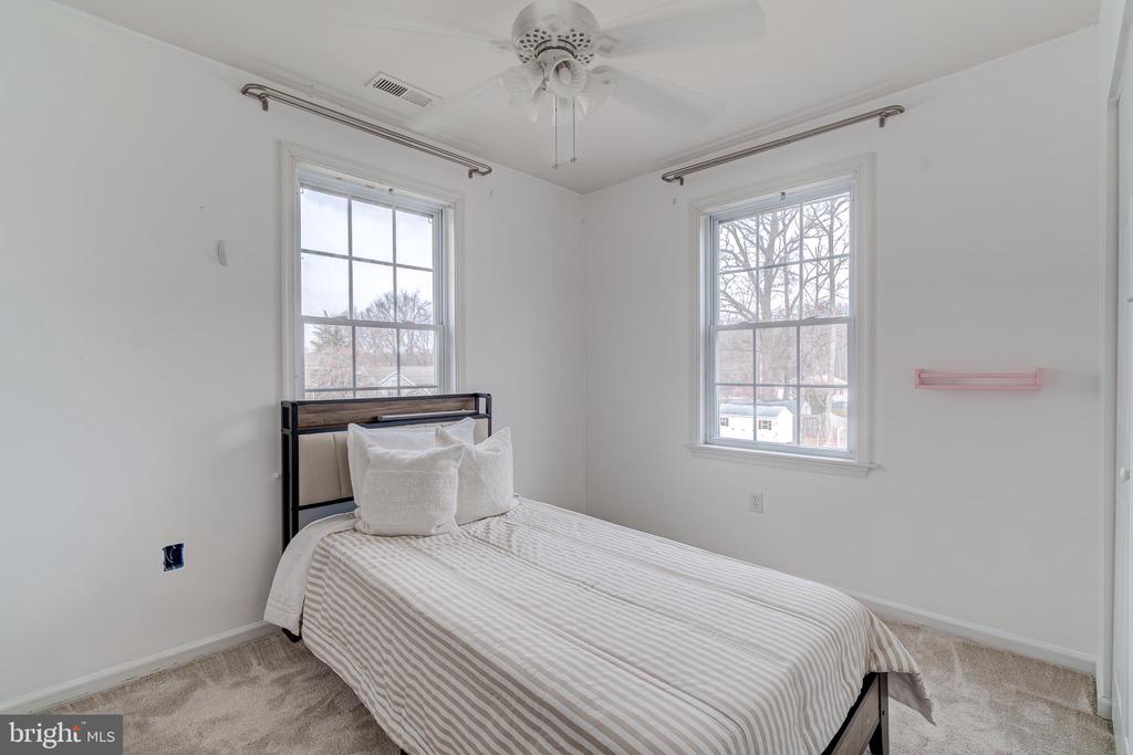325 Maple Ave