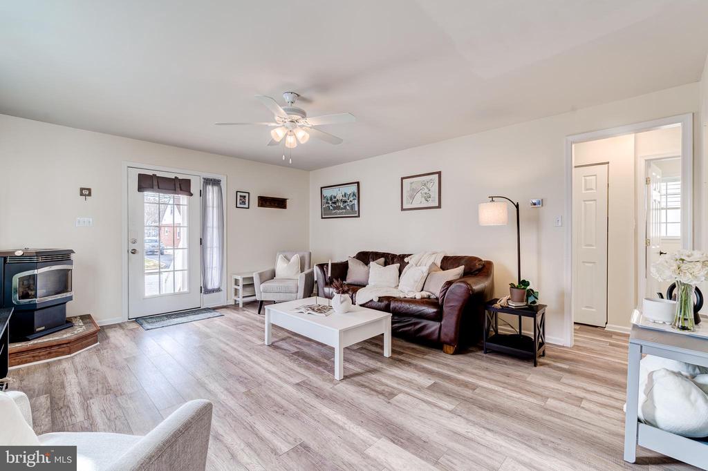 325 Maple Ave
