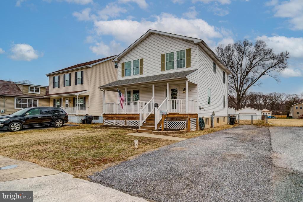 325 Maple Ave