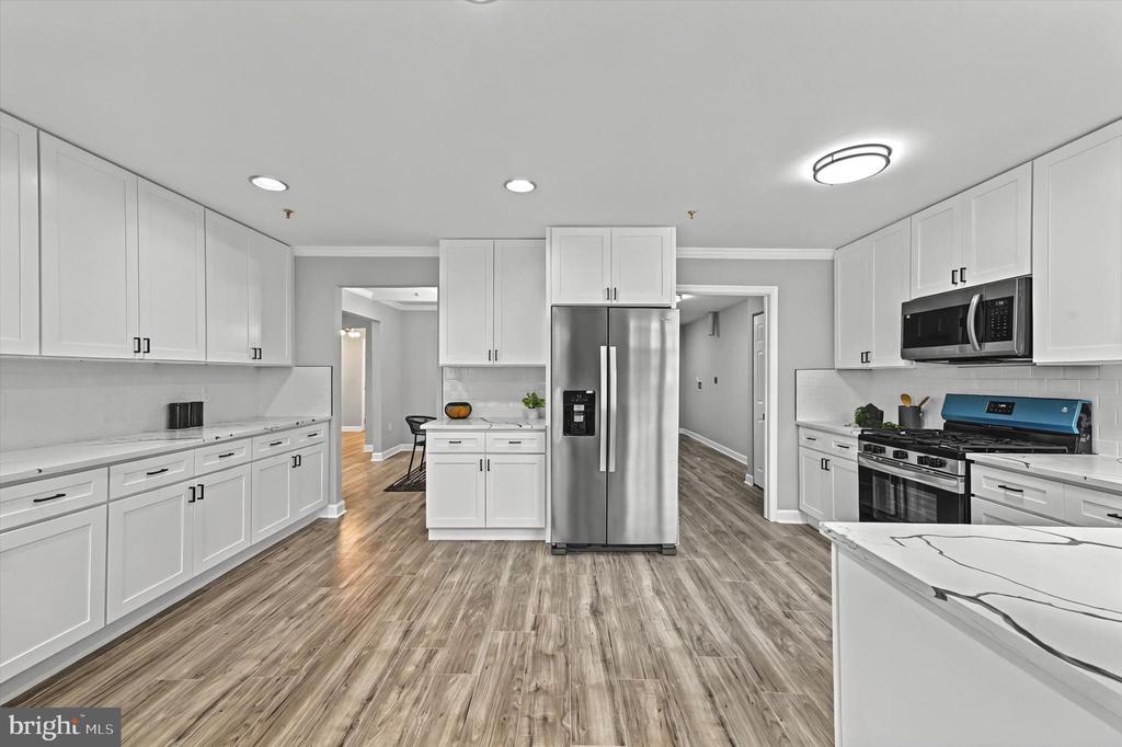 4550 Chaucer Way #301