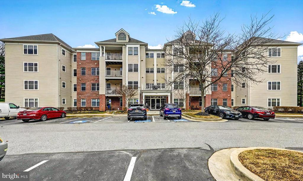 4550 Chaucer Way #301