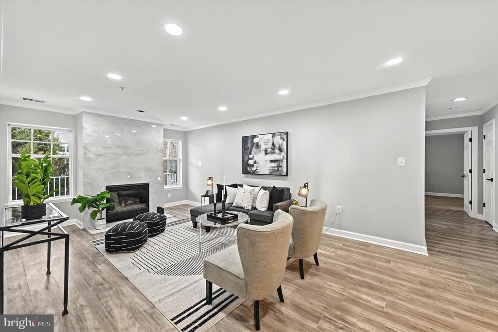 4550 Chaucer Way #301