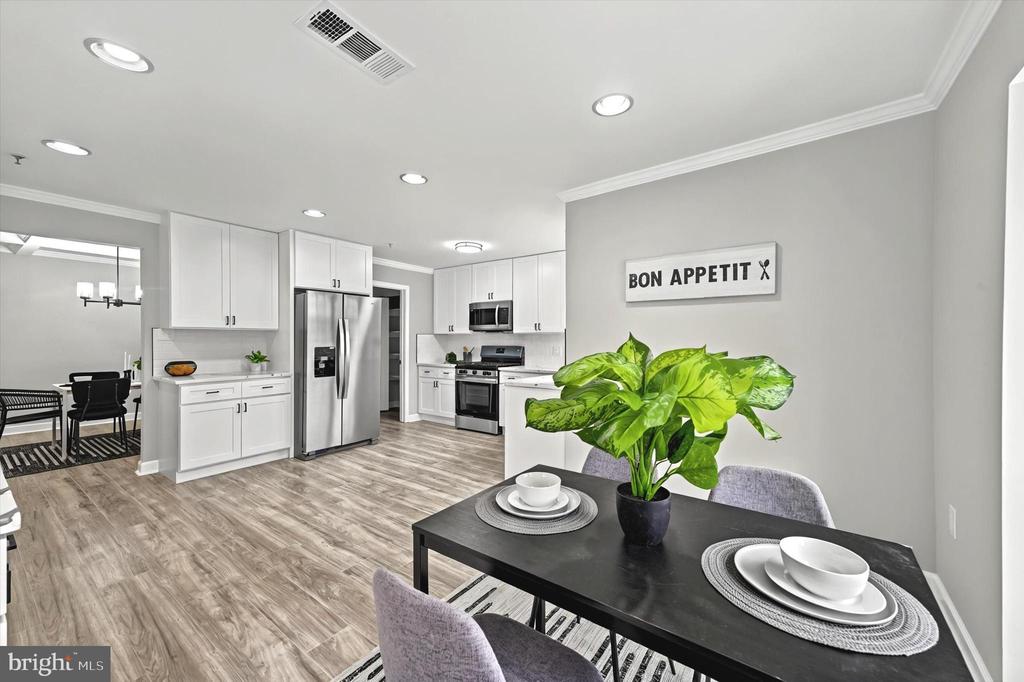 4550 Chaucer Way #301