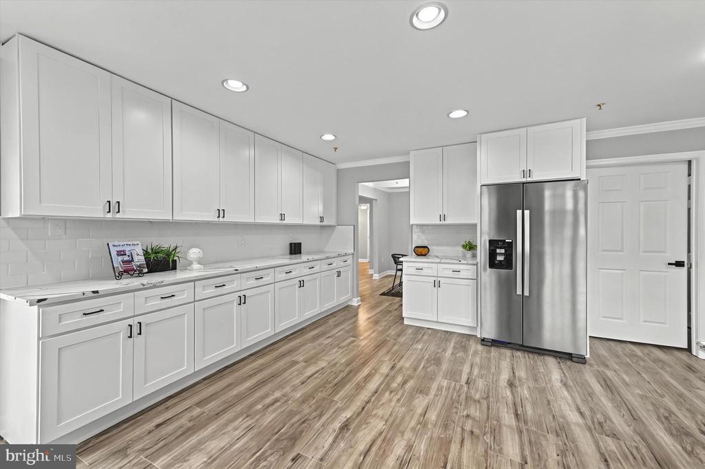4550 Chaucer Way #301