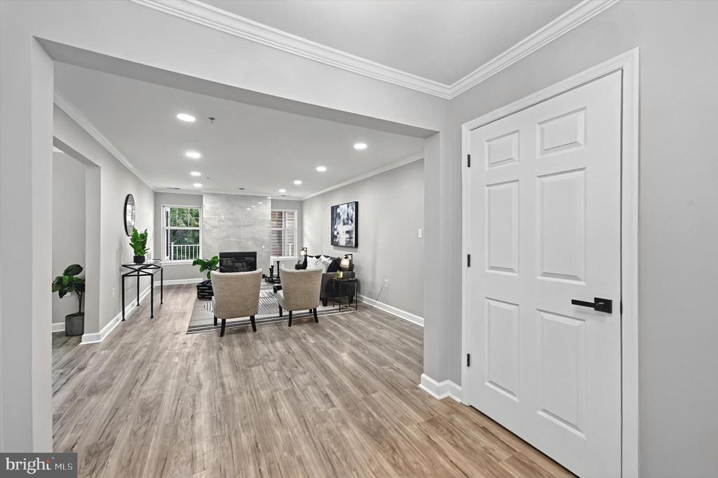 4550 Chaucer Way #301