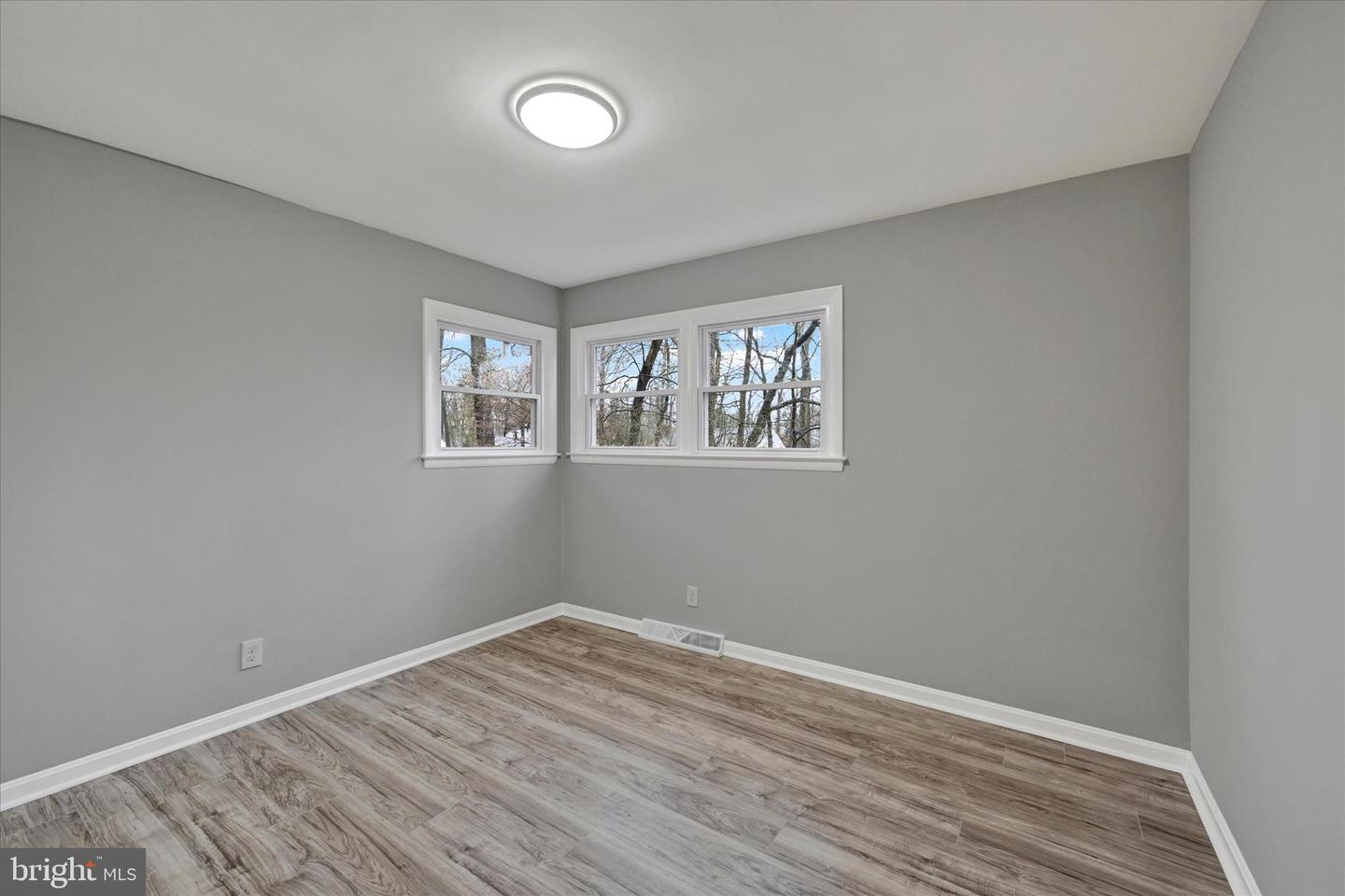 19 Sheraton Rd
