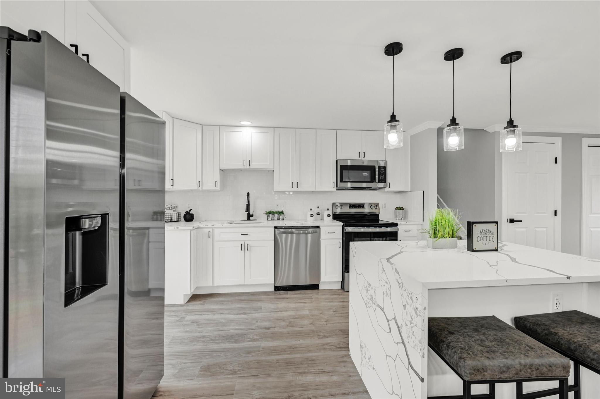 4348 Danlou Dr