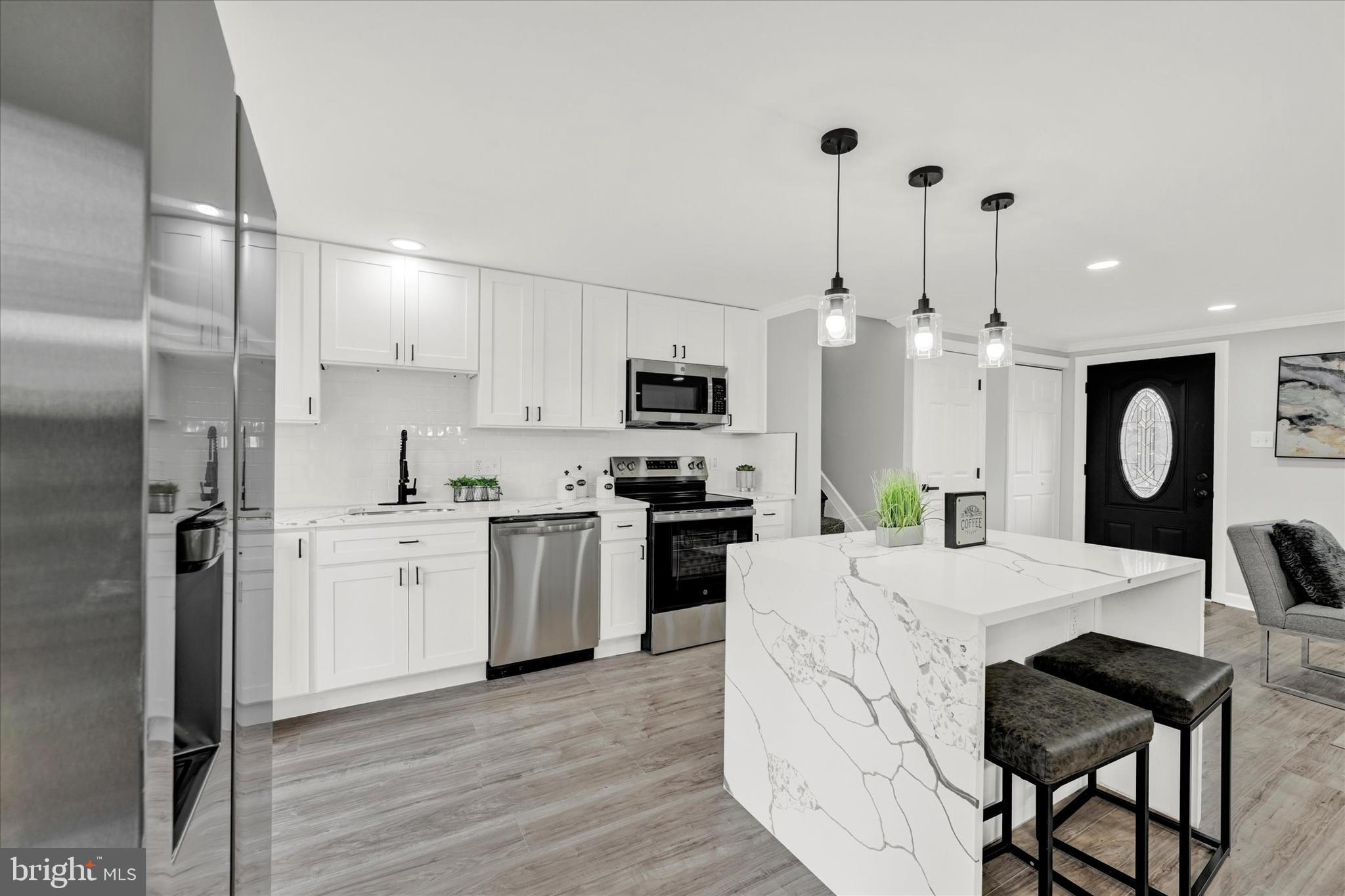 4348 Danlou Dr