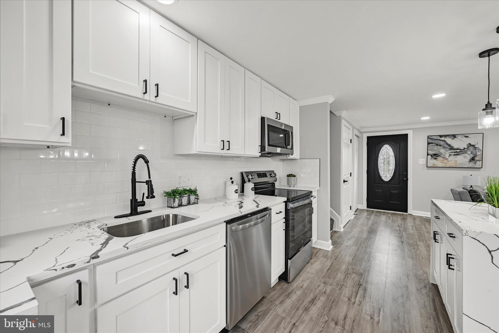 4348 Danlou Dr