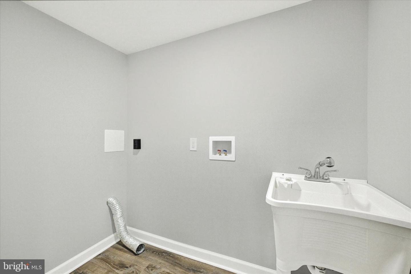 4348 Danlou Dr