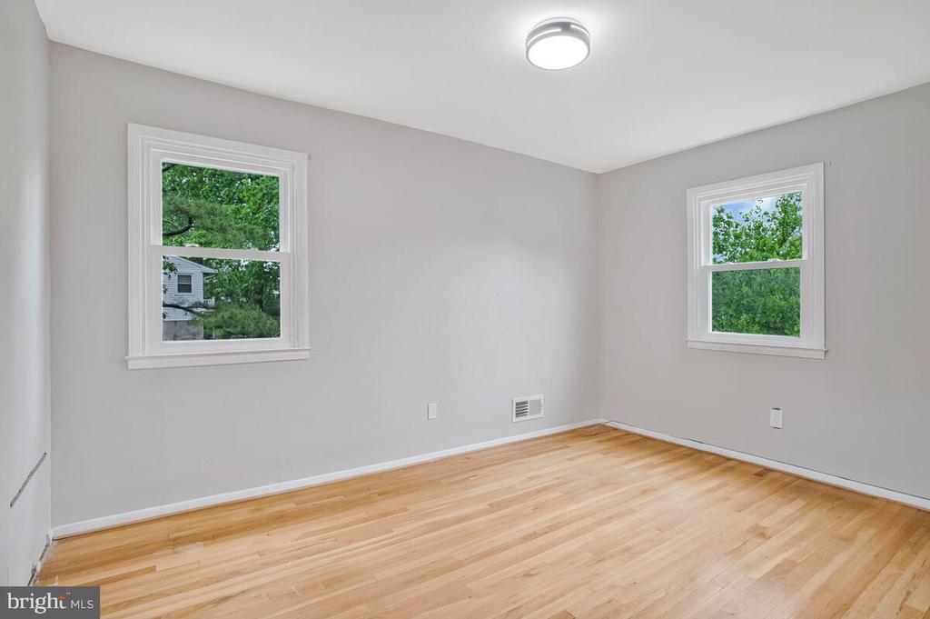 501 Deacon Brook Cir