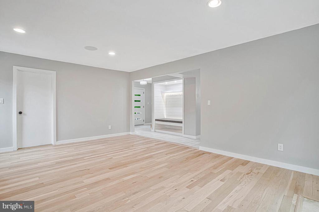 501 Deacon Brook Cir