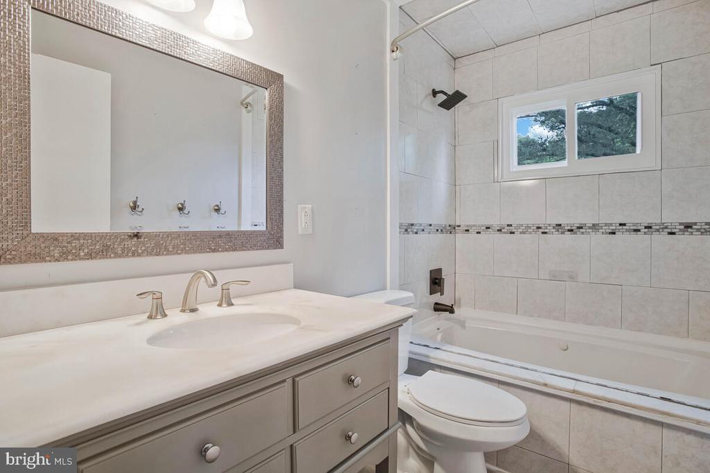 501 Deacon Brook Cir