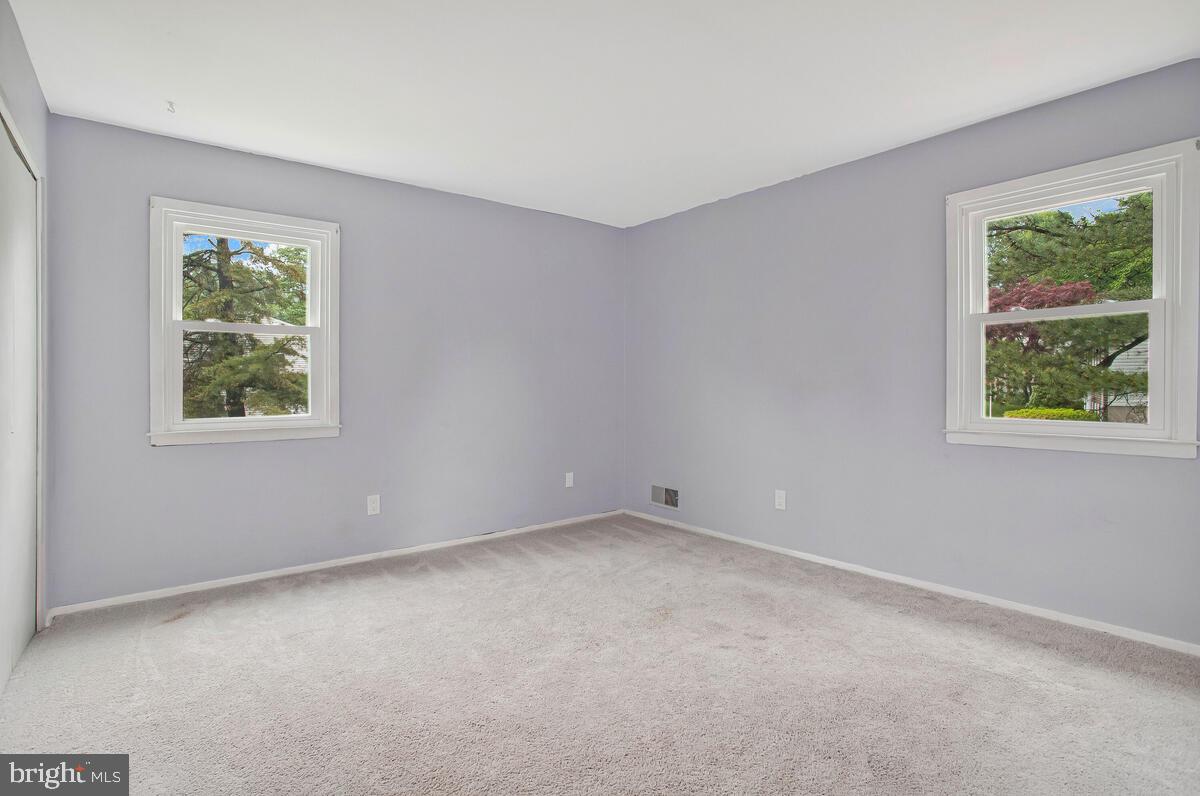 501 Deacon Brook Cir