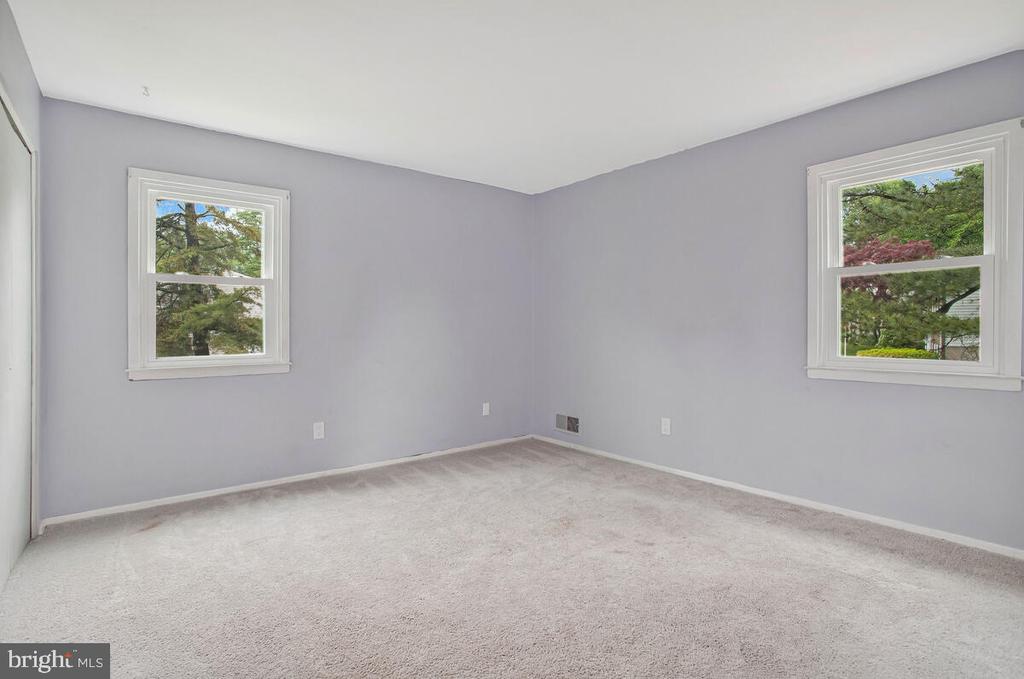 501 Deacon Brook Cir