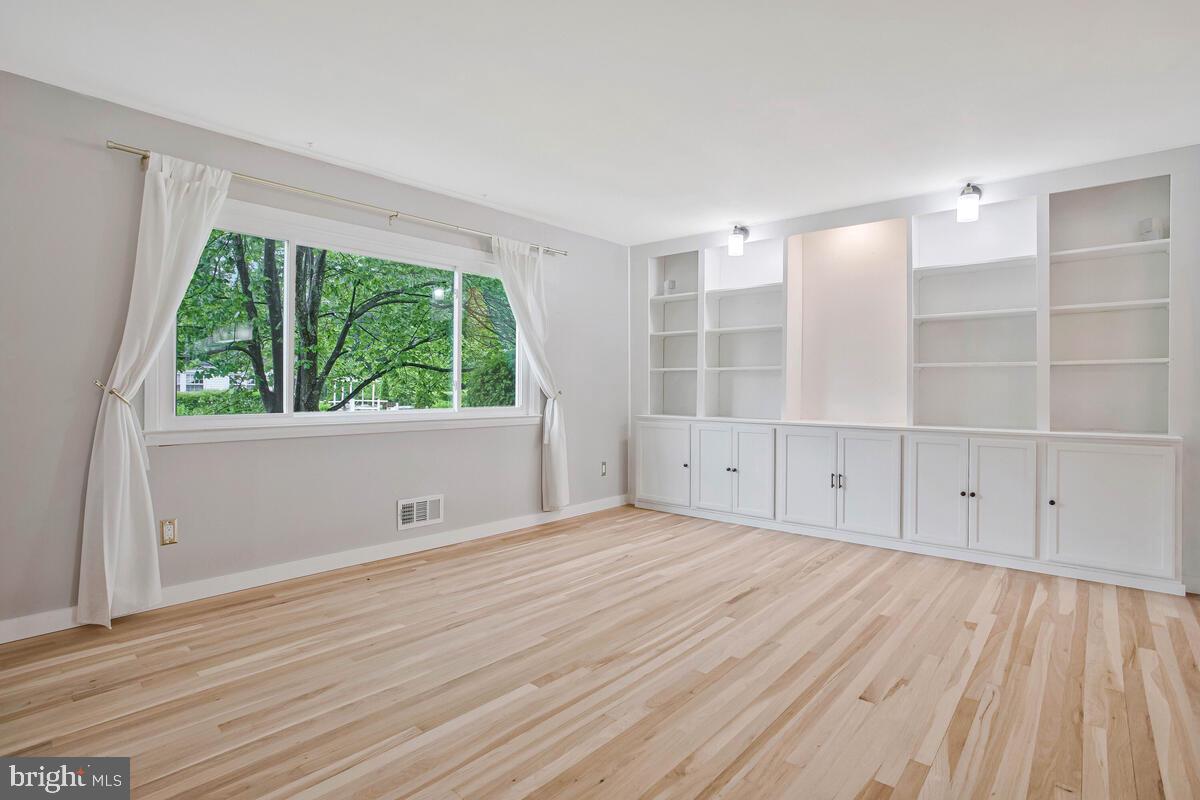 501 Deacon Brook Cir