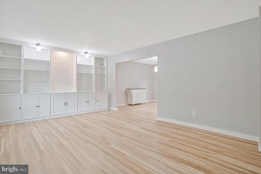 501 Deacon Brook Cir