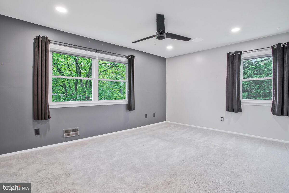 501 Deacon Brook Cir