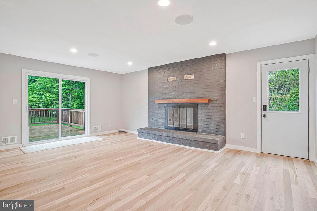 501 Deacon Brook Cir
