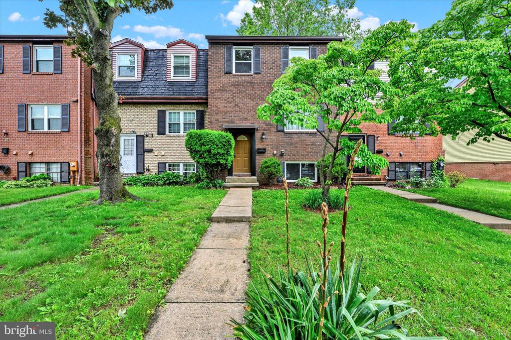 14 Wimbledon Ln