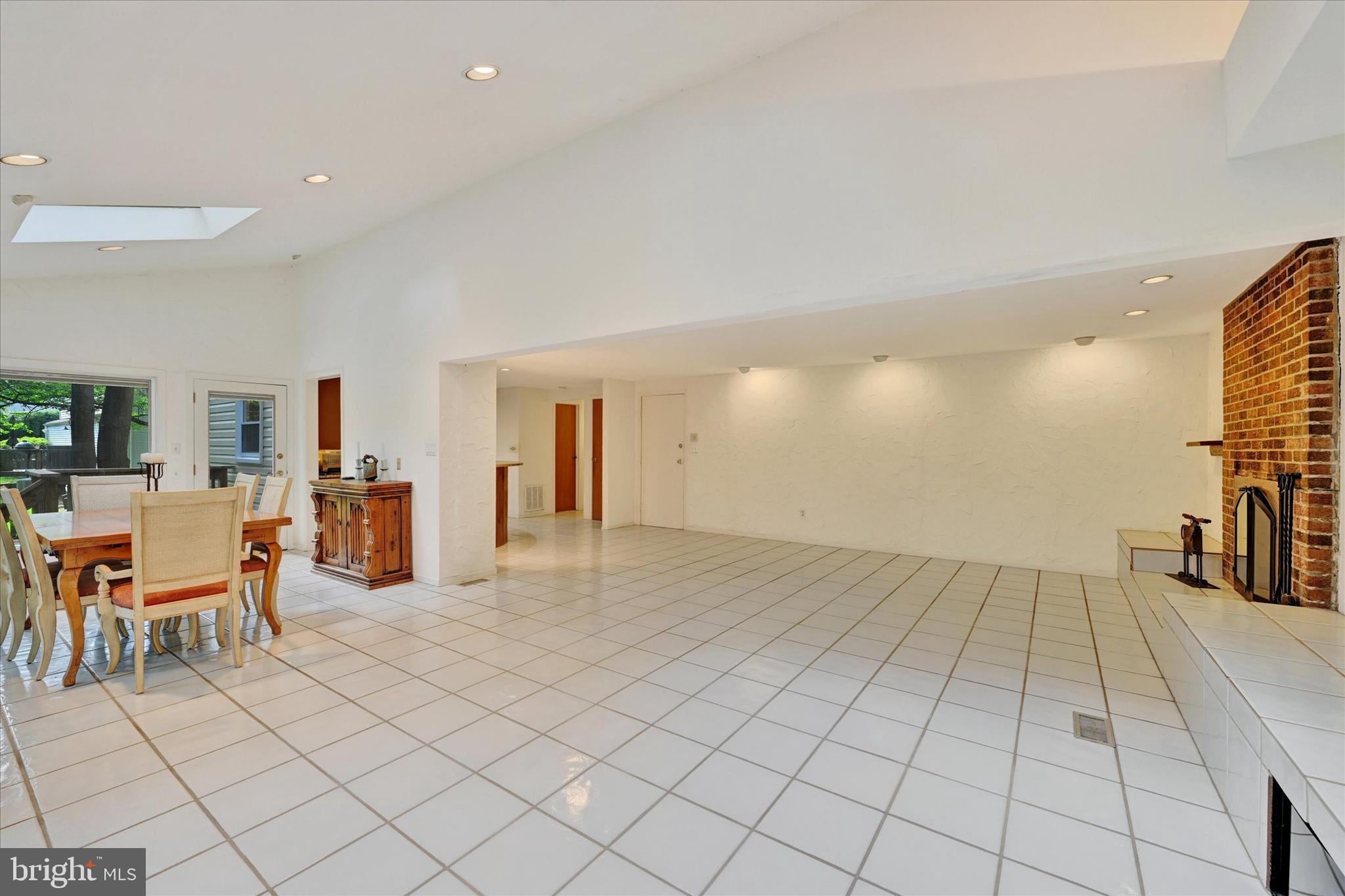 22 Woodholme Village Ct