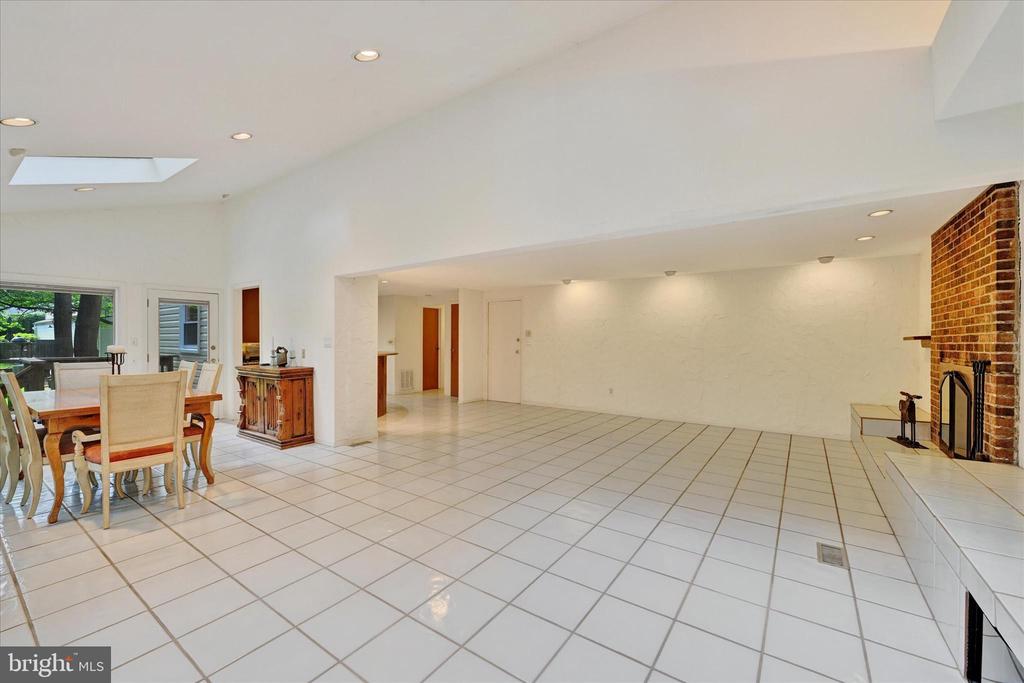 22 Woodholme Village Ct