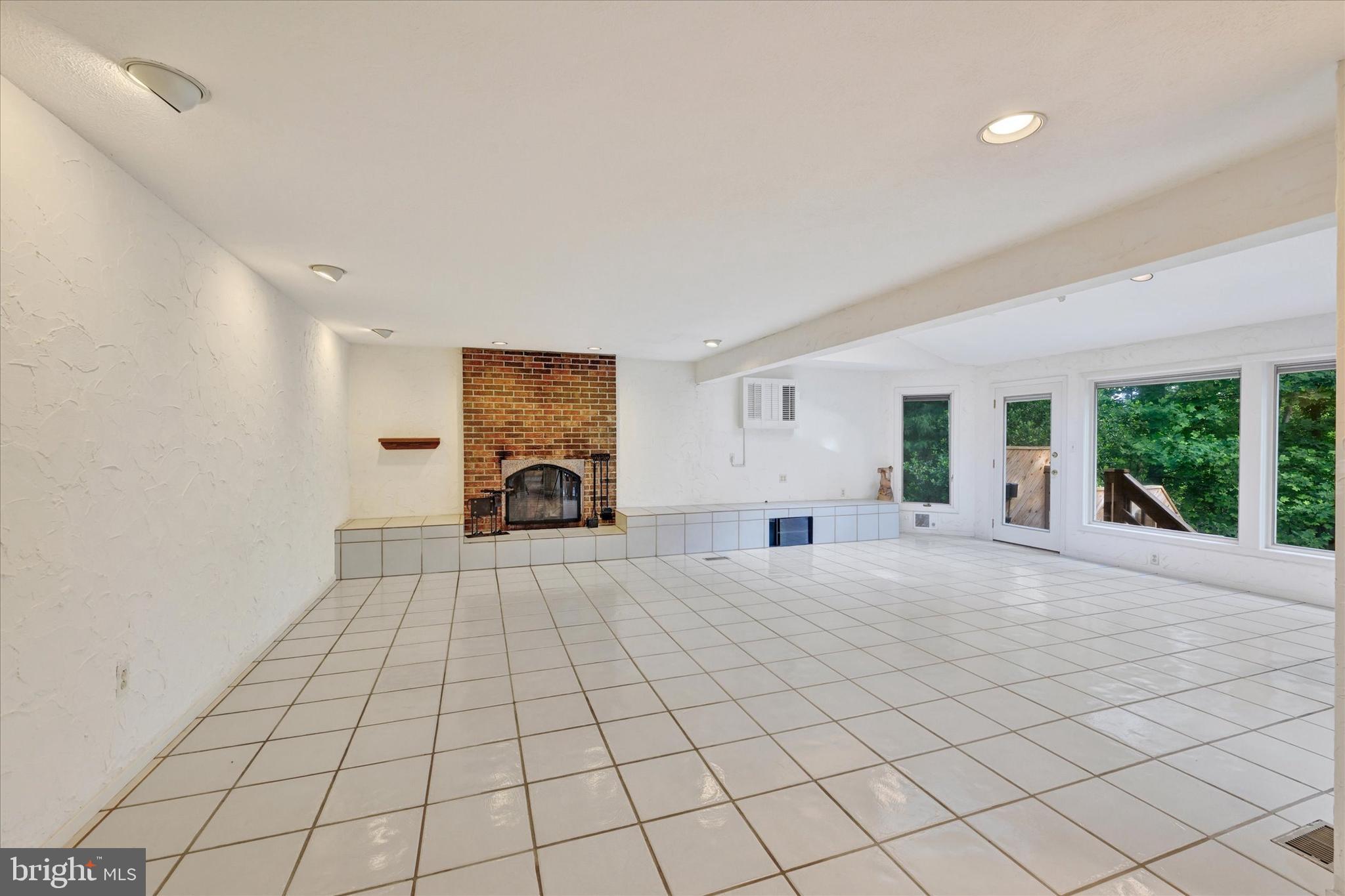 22 Woodholme Village Ct